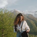 Как выбрать бинокль для охоты: кратность, оптика и удобство на маршруте